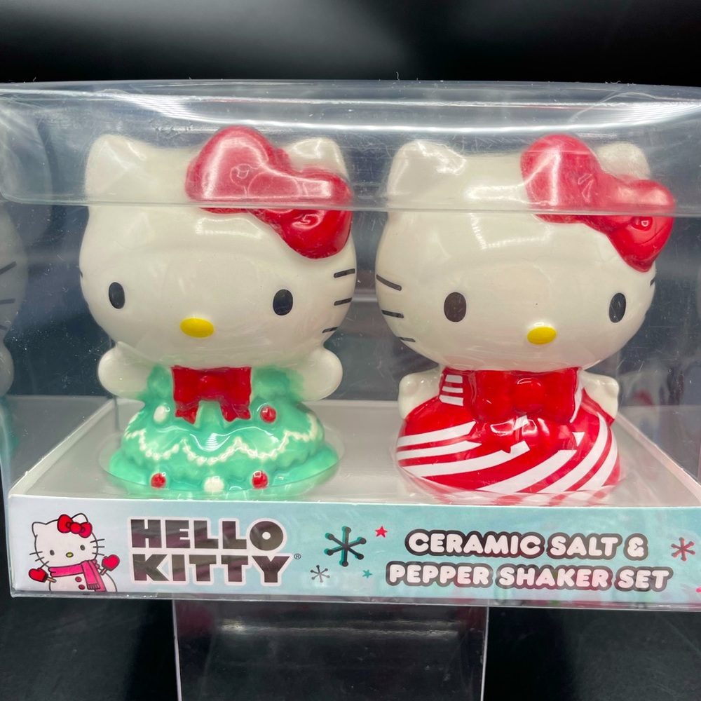 Hello Kitty Holiday Salt & Pepper Shaker Set